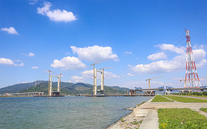 “牽手”群島！徐工塔機助力世界級跨海連島工程刷新“進(jìn)度條”