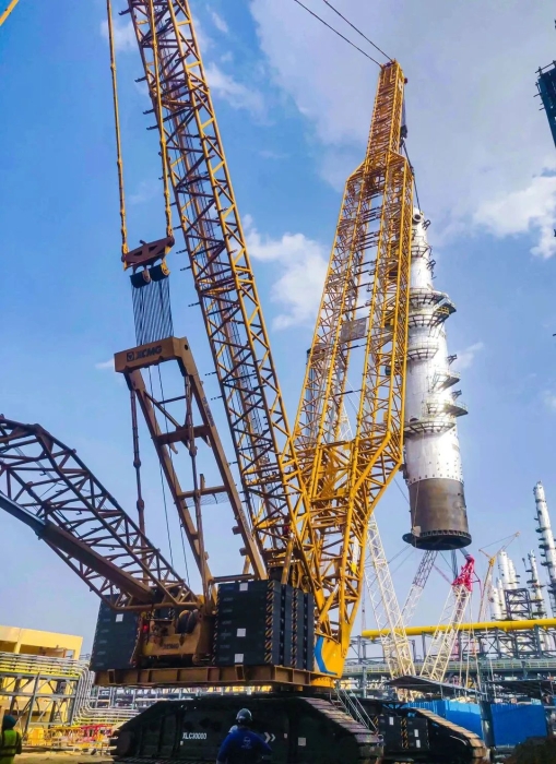 奔赴海外！徐工履帶起重機(jī)跨海助建大型石油煉化項目