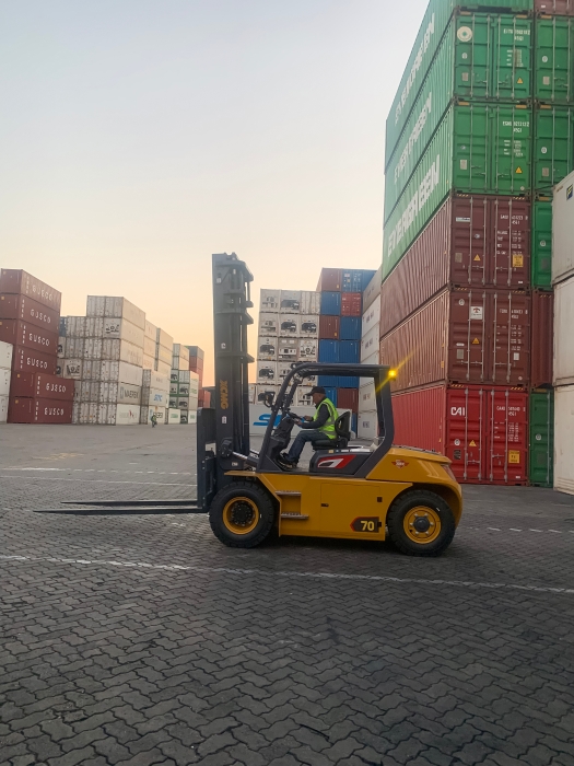 徐工叉車批量進駐廈門港，一站式解決方案賦能港口物流新升級