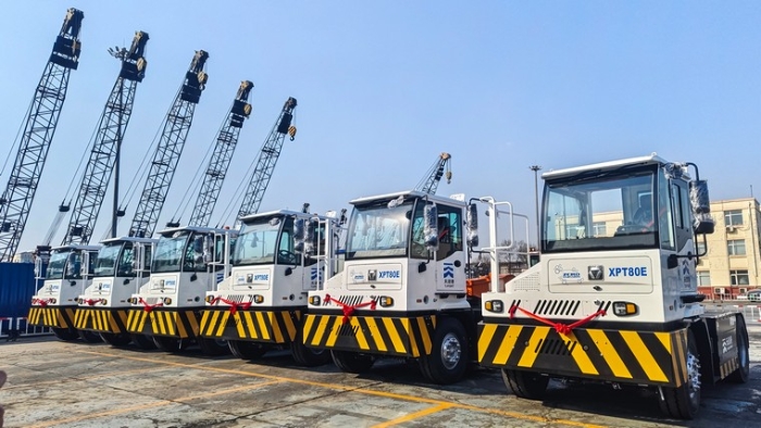 新車交付忙！徐工新能源重載牽引車以多維優(yōu)勢賦能大宗貨物智慧轉(zhuǎn)運
